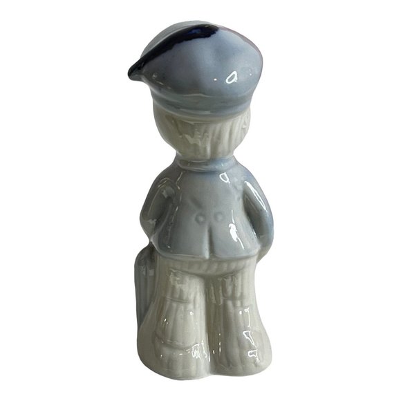 Porcelain Boy‎ With Umbrella Figurine Blue And White Delft Holland 4" eyelashes - Picture 5 of 11